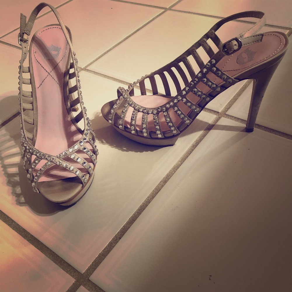 MISS AMERICA: Zara Champagne Heels